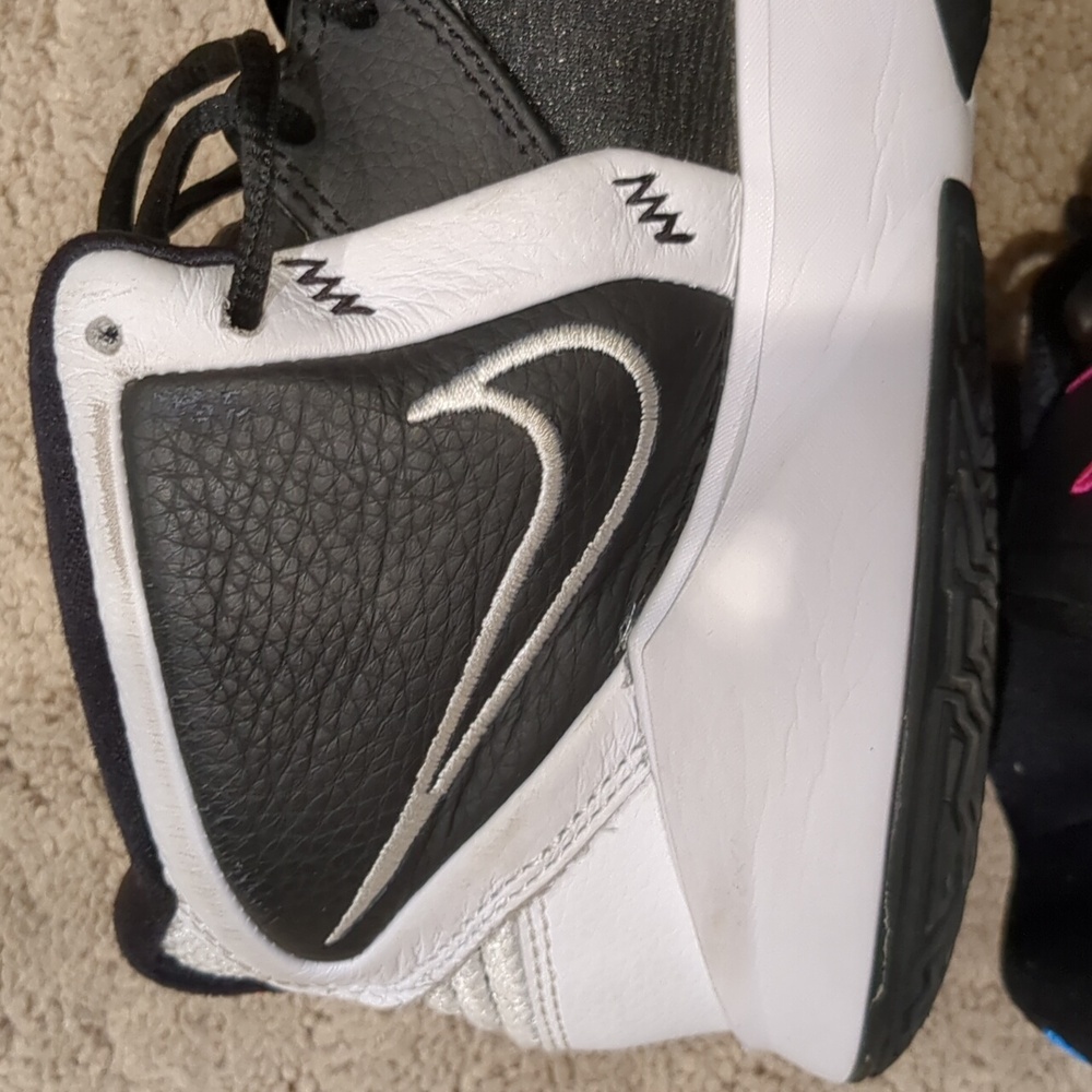 Nike Kyrie Infinity South Beach basketball mid - Picture 9 of 14